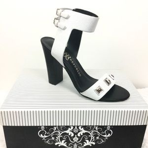 Rock & Republic 4”Heels Wht. Straps Blk. Insole 6M